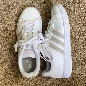 Adidas size 8 mauve and white